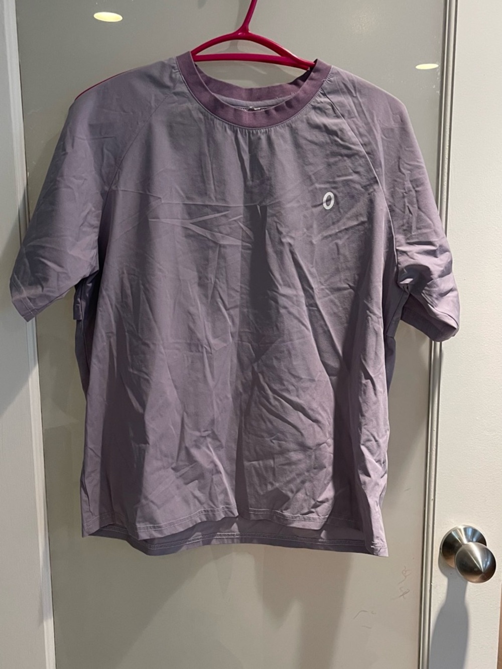 Light Cream Short-Sleeve Tee with Contrast Trim